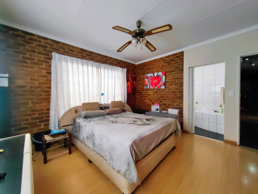 8 Bedroom Property for Sale in Potchefstroom Rural North West